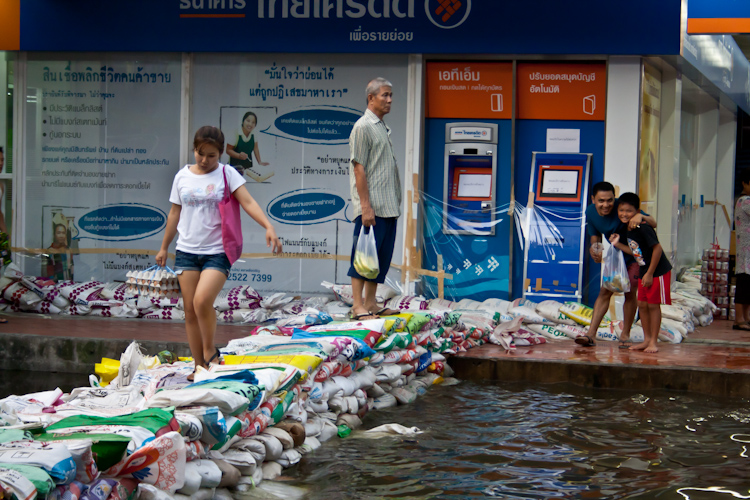 Самый объективный репортаж о наводнении в Бангкоке 